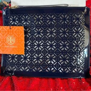 👛NWT Tory Burch Wristlet🦋